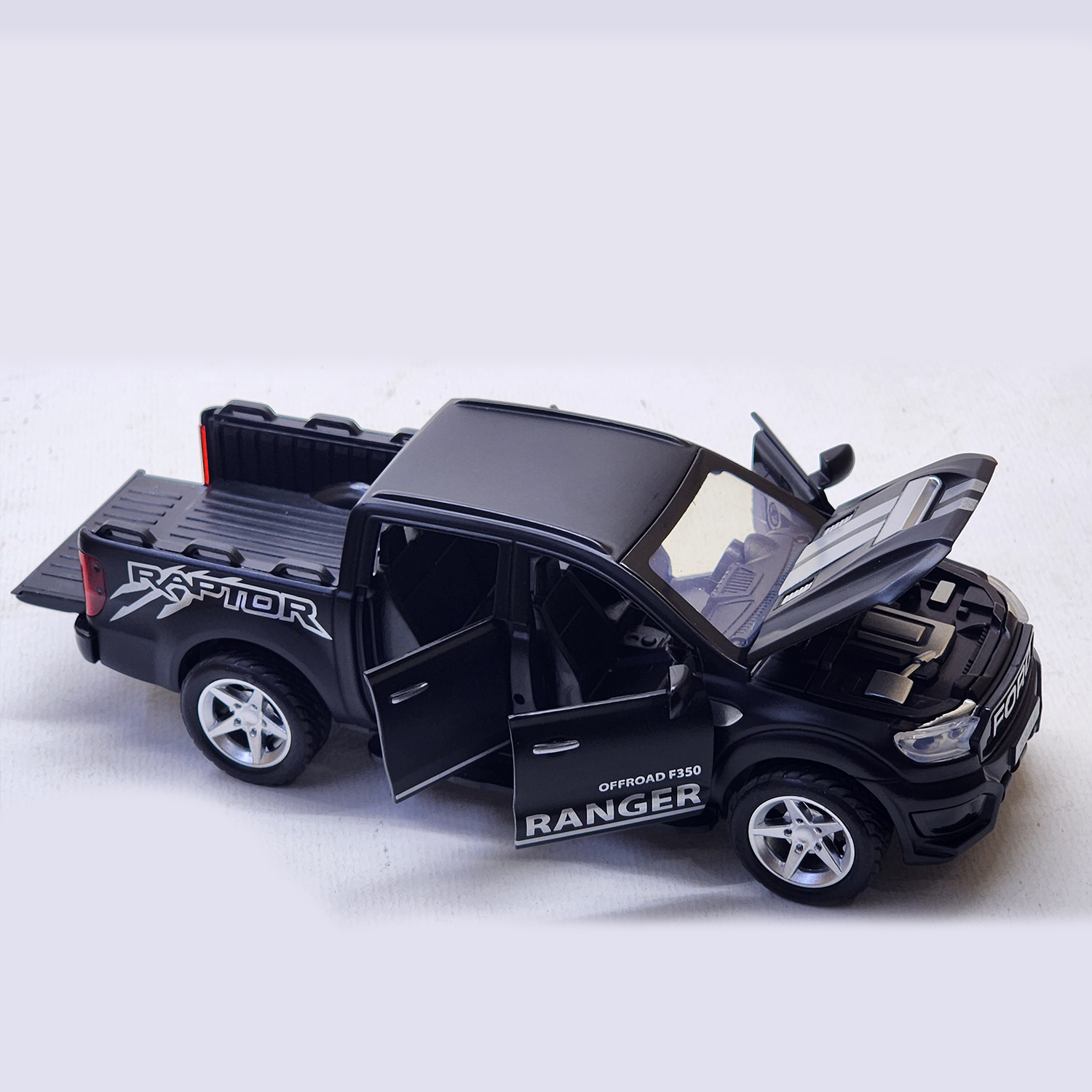 ماشین بازی مدل فلزی FORD RAPTOR