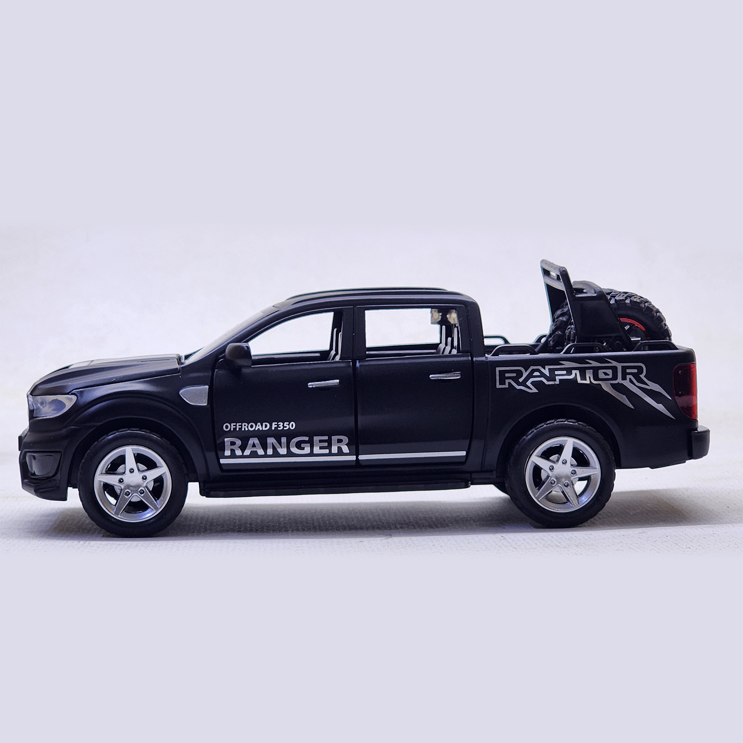 ماشین بازی مدل فلزی FORD RAPTOR