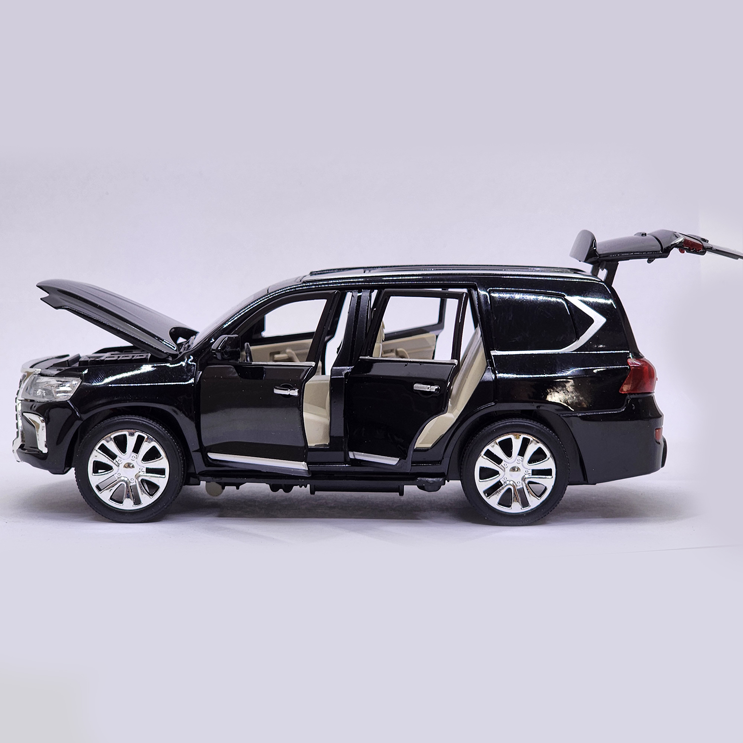 ماشین بازی مدل فلزی عقبکش موزیکال لکسوس LX570