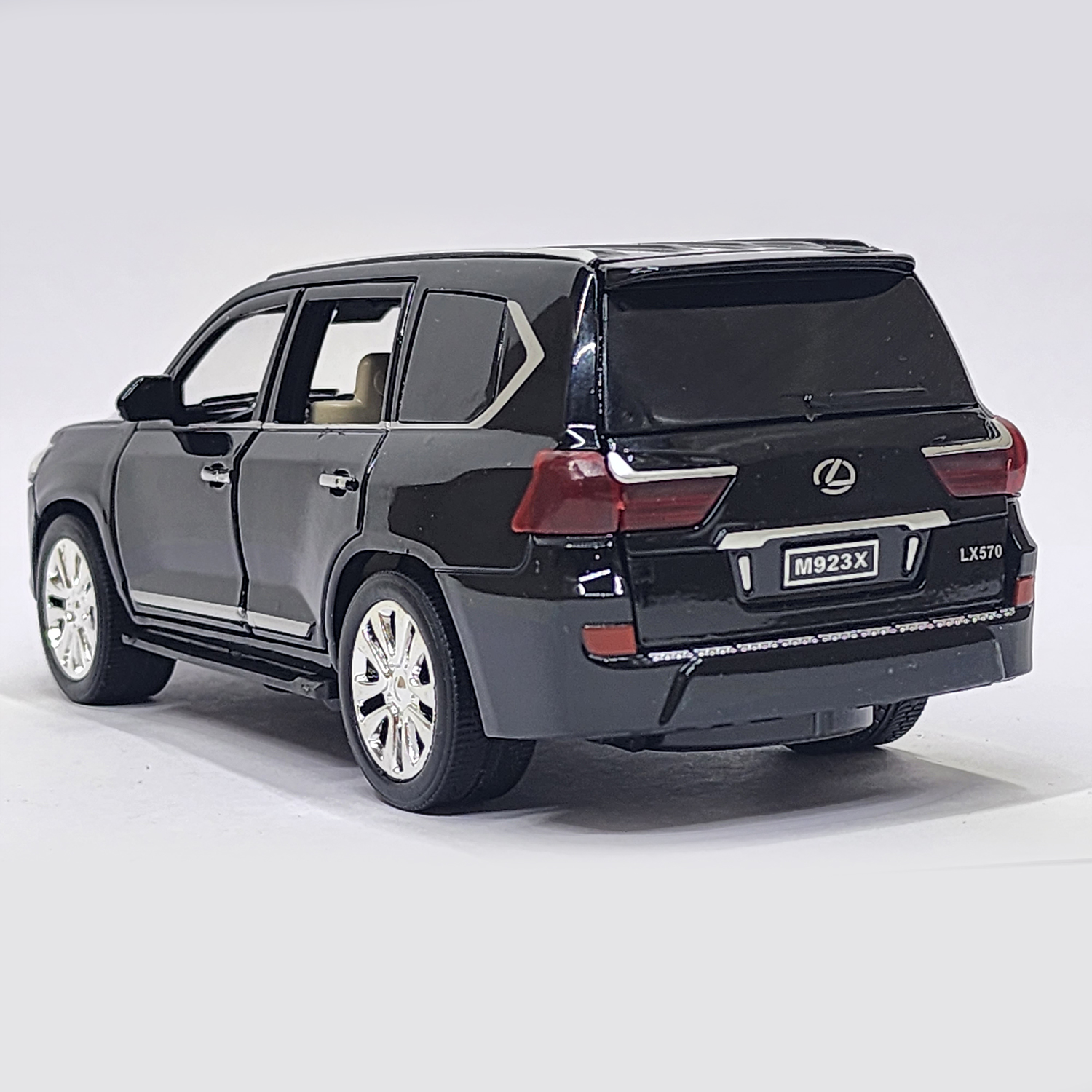 ماشین بازی مدل فلزی عقبکش موزیکال لکسوس LX570