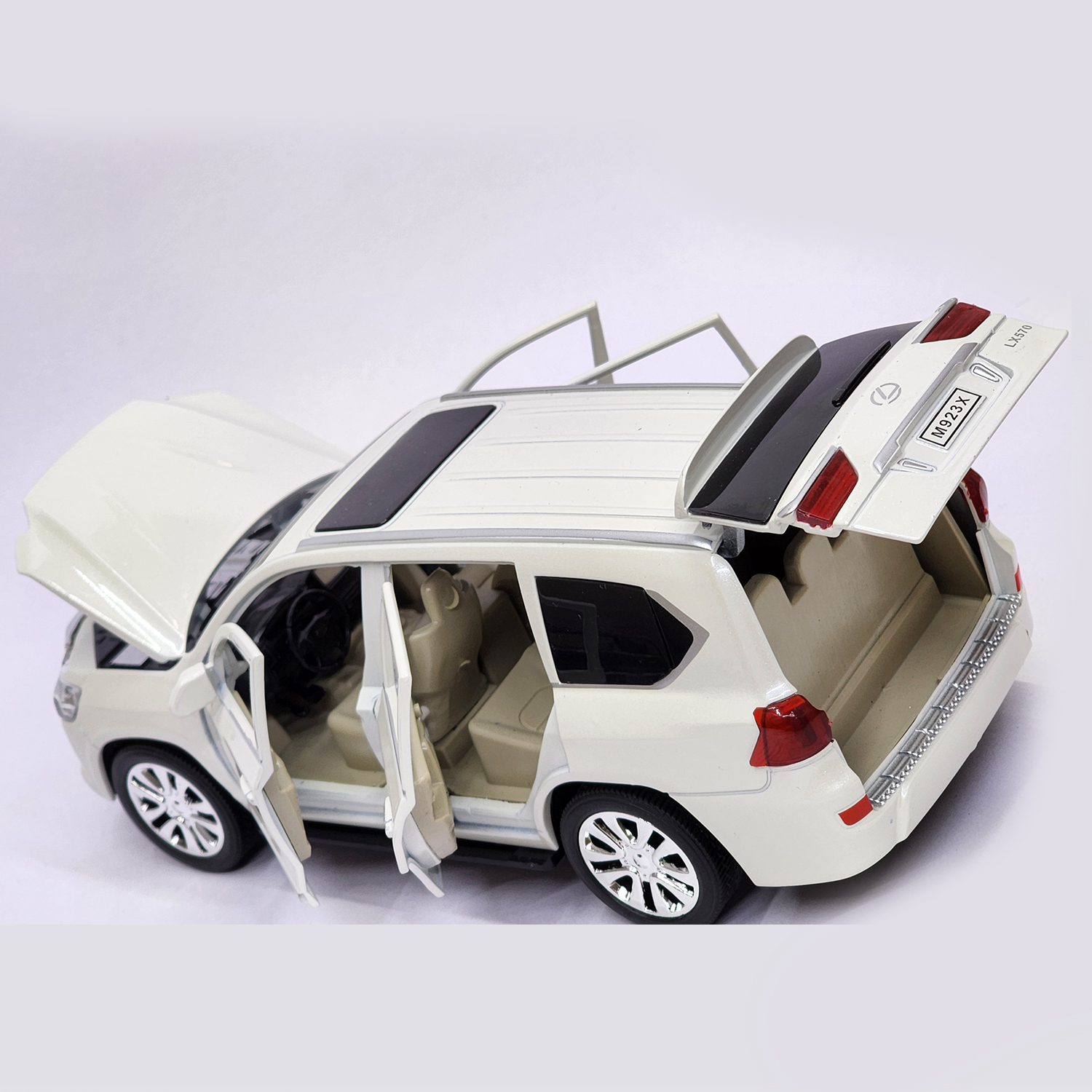 ماشین بازی مدل فلزی عقبکش موزیکال لکسوس LX570