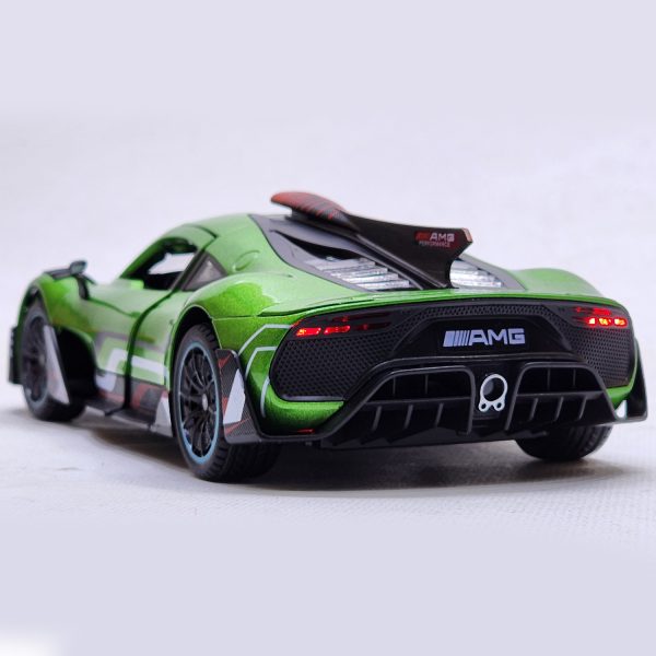 ماشین بازی مدل فلزی عقبکش BENZ AMG