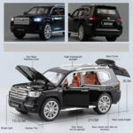 ماکت ماشین ناب سل مدل تویوتا لندکروز فلزی TOYOTA LANDCRUISER LC300 به همراه جاسوییچی - تصویر 8