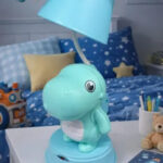 چراغ خواب کودک ناب سل، طرح دایناسور بامزه شارژی با نور سفید و زرد به همراه استیکر کد TABLE LAMP CARTOON - تصویر 2