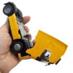 ماشین بازی ناب سل مدل تریلی کشنده ولوو تک محور فلزی موزیکال چراغدار اف هاچ عقب کش کد VOLVO FH NAAB001 - تصویر 9