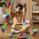اسباب بازی ناب سل مدل 188 تکه ریسینگ چراغدار کد 188PCS CHANGEABLE TRACK WHIT CAR360 ROTATE همراه یک عدد ماشین با چرخش 360 درجه روی ریل ها - تصویر 6